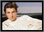 Christian Bale, jasny sweterek