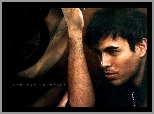 Enrique Iglesias, Ręka