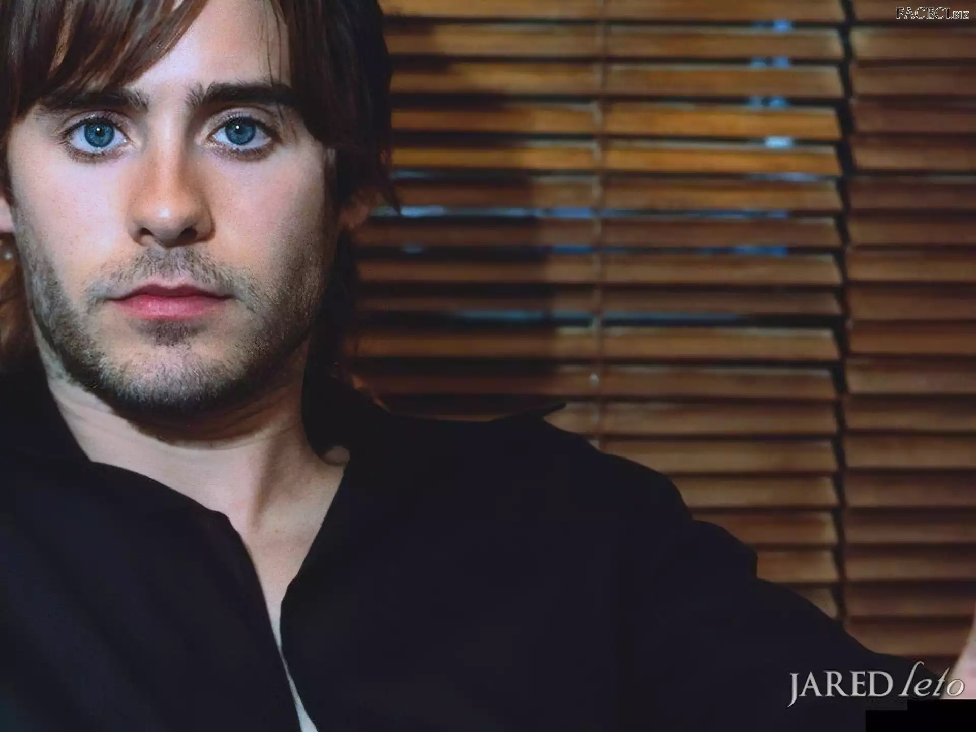 czarna koszula, Jared Leto, duże oczy
