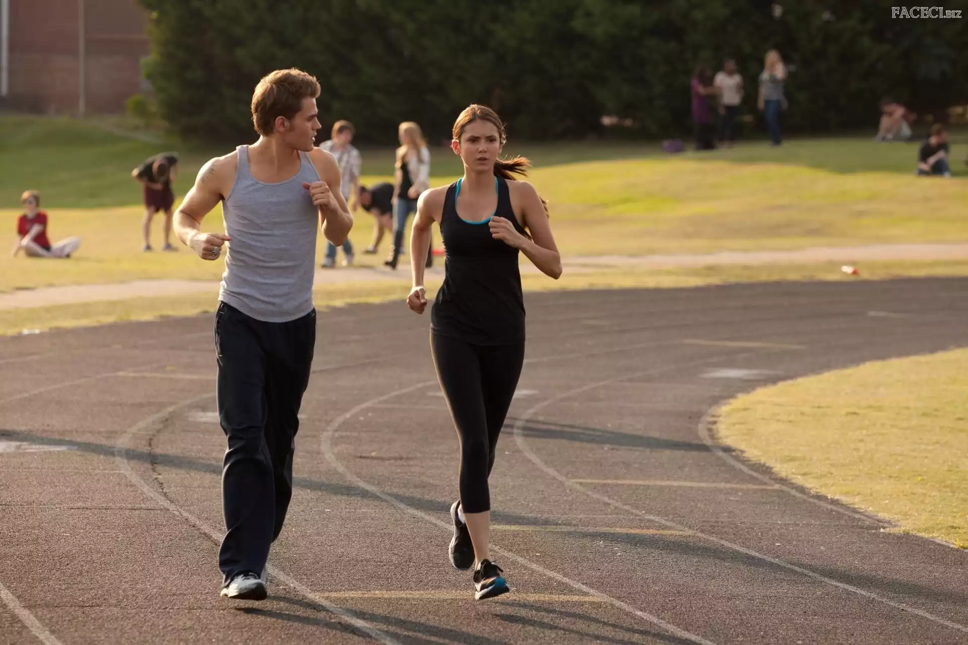 Vampire Diaries, Paul Wesley Bieżnia, Pamiętniki wampirów, Nina Dobrev