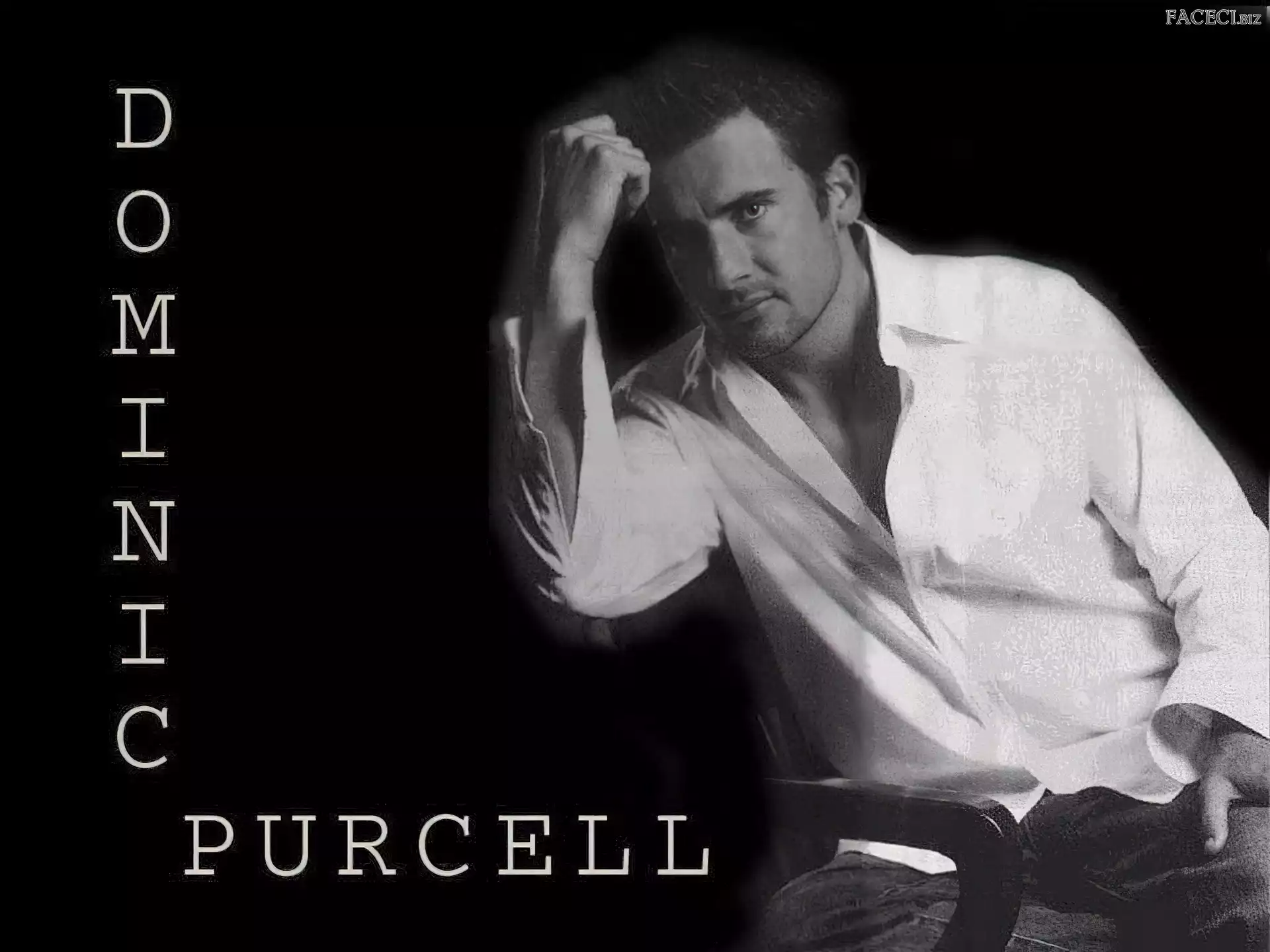 jeansy, Dominic Purcell, biała koszula