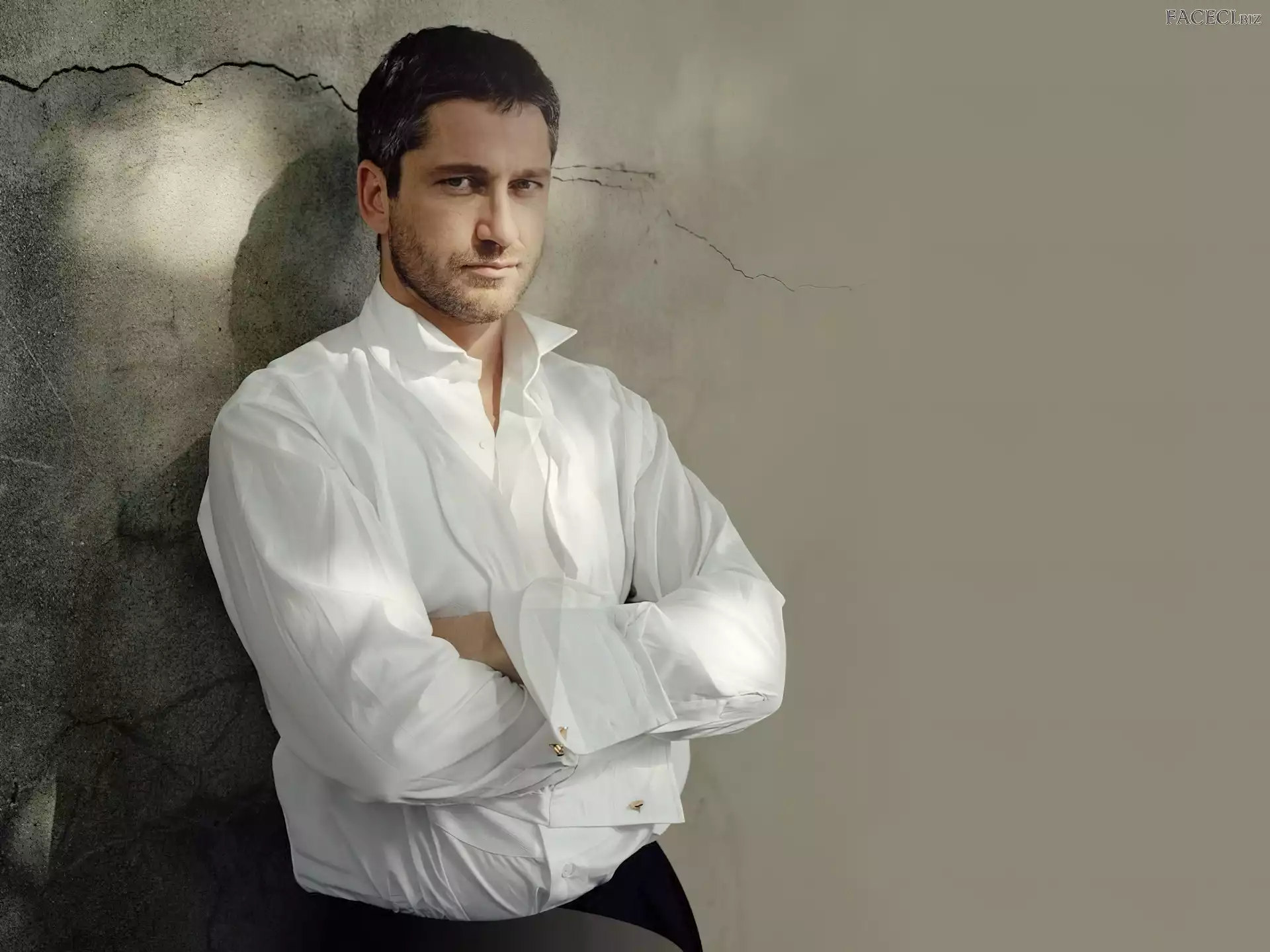 Koszula, Gerard Butler, Biała