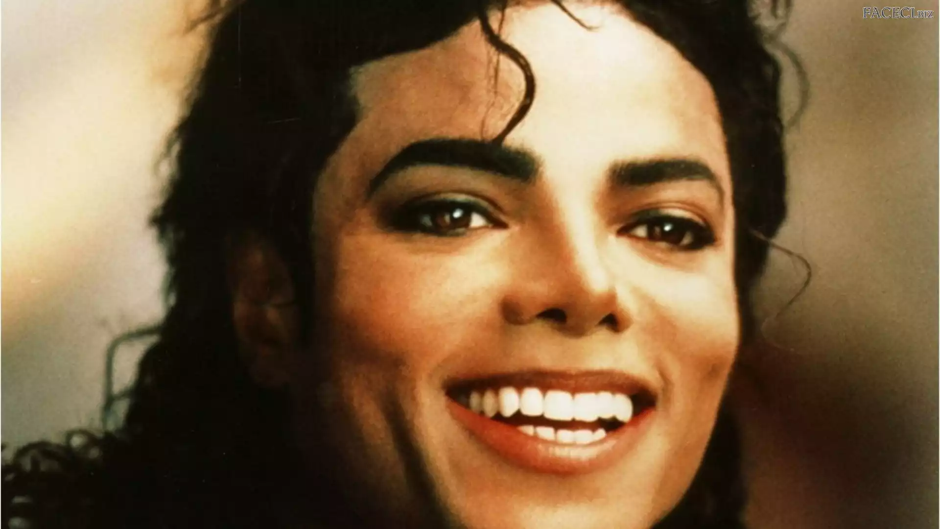 Uśmiechnięty, Michael Jackson