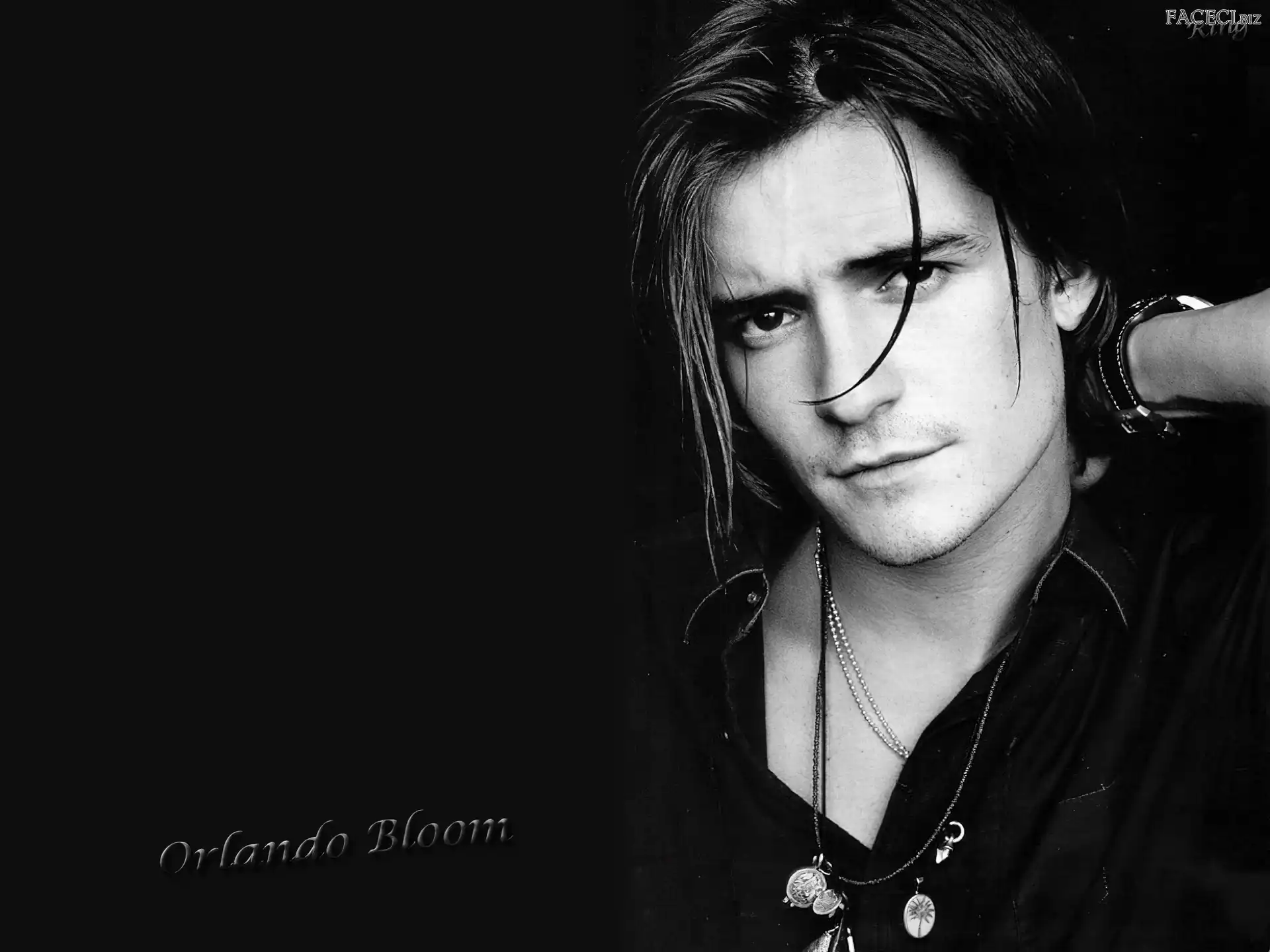 Orlando Bloom, ciemne włosy