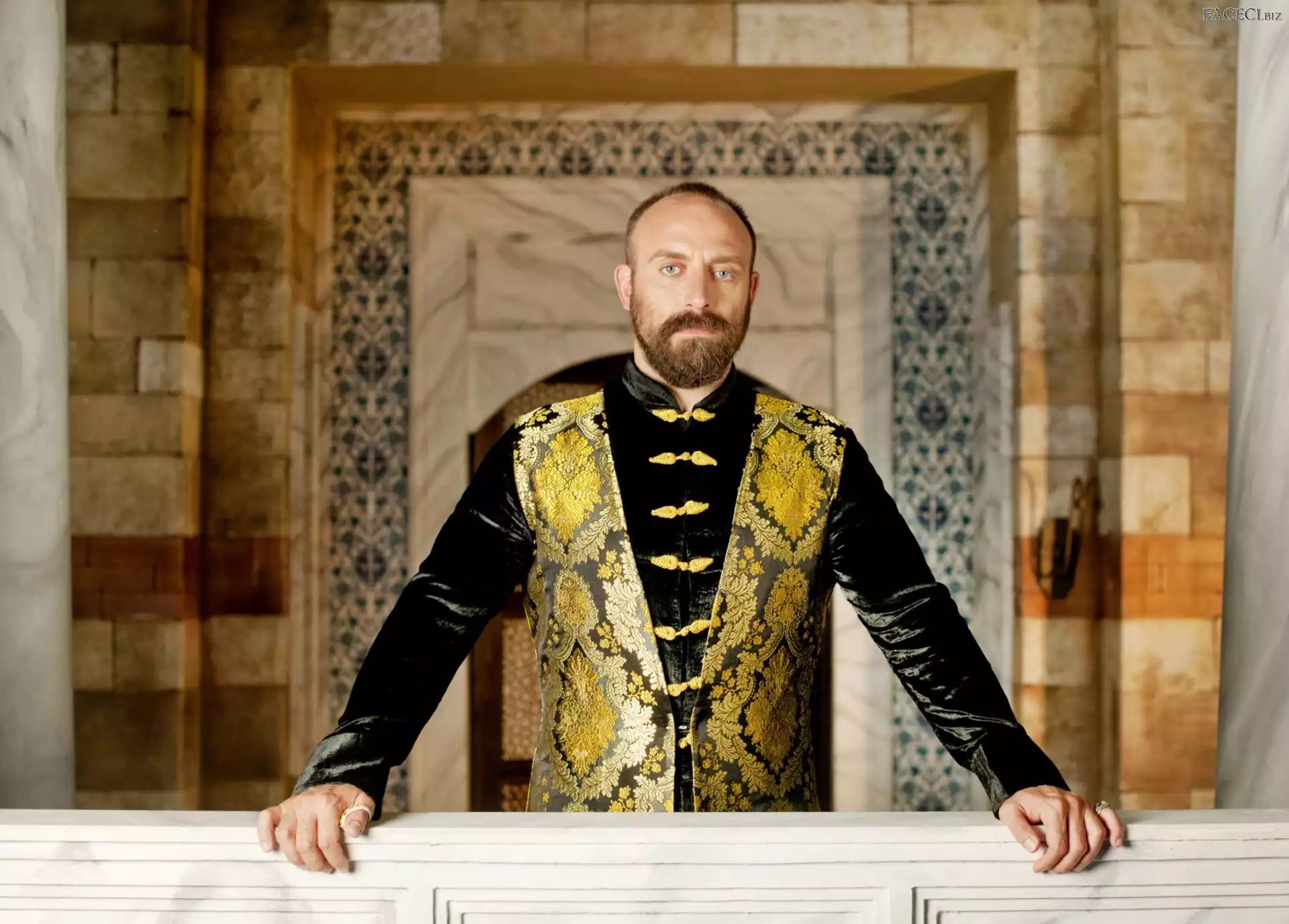 Halit Ergenc, Aktor, Sułtan, Wspaniałe stulecie, Sulejman