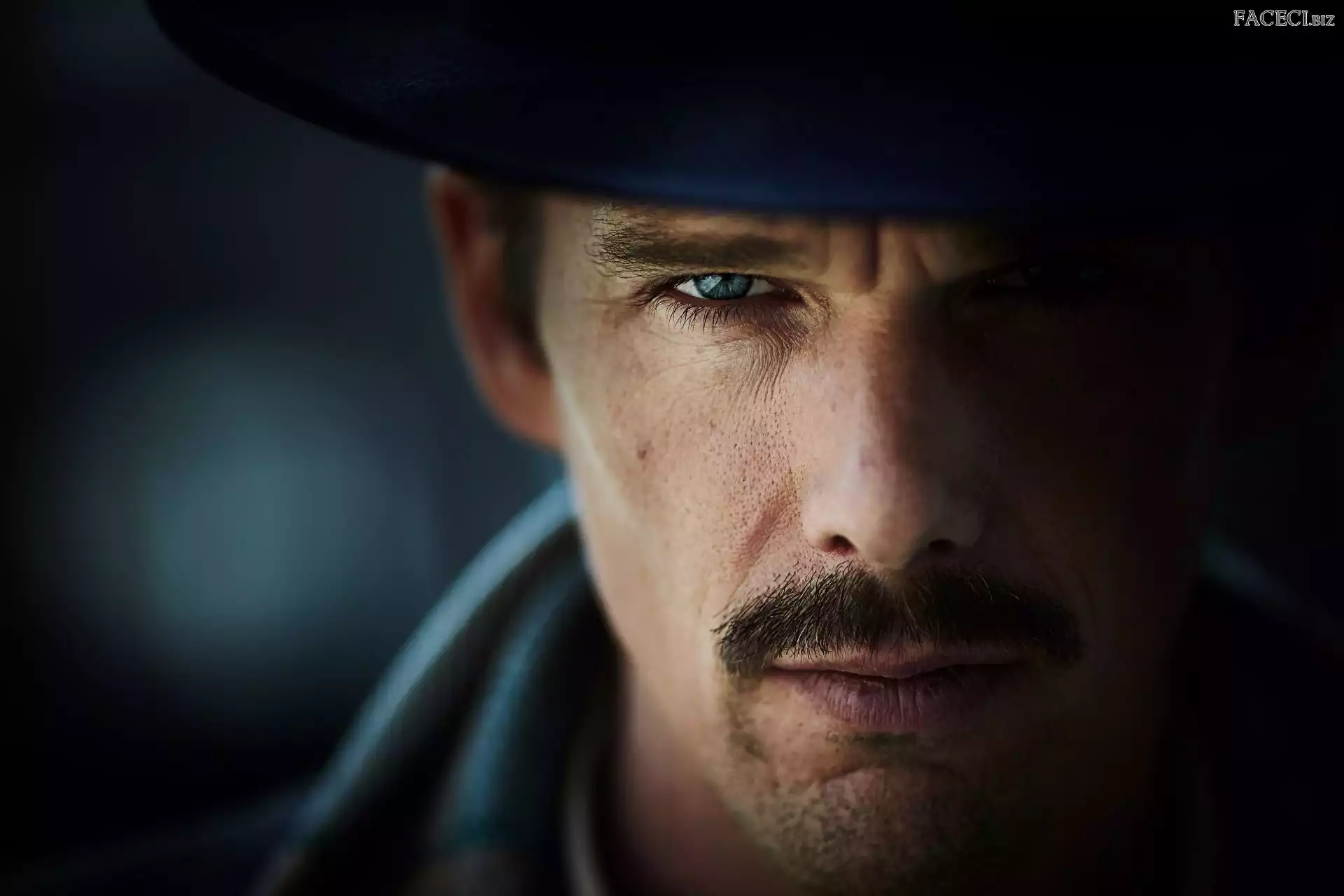 Ethan Hawke, Twarz, Kapelusz